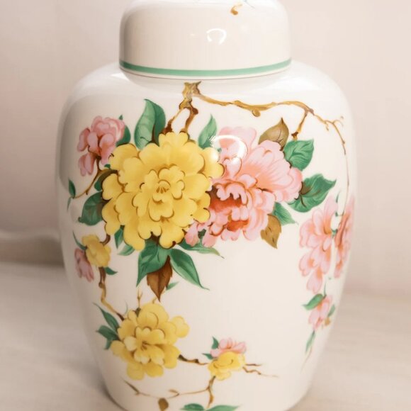 Vintage Kaiser West Germany Large White Floral Ceramic Lidded Ginger Jar - Picture 2 of 6